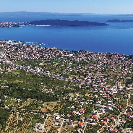 Two-bedroom Kastel Kambelovac With Sea View 02 * Kaštela