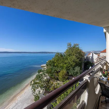 Two-bedroom Kastel Kambelovac With Sea View 02 Kaštela