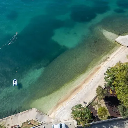 Two-bedroom Kastel Kambelovac With Sea View 02 *
